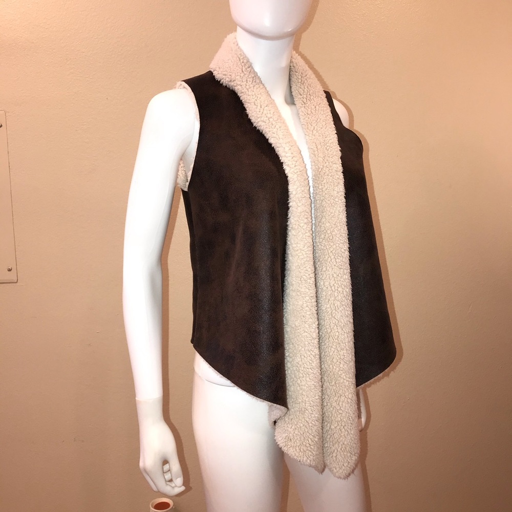 Arizona Jean Faux Leather Sherpa Vest Size S Open Front Drape Fall Layering